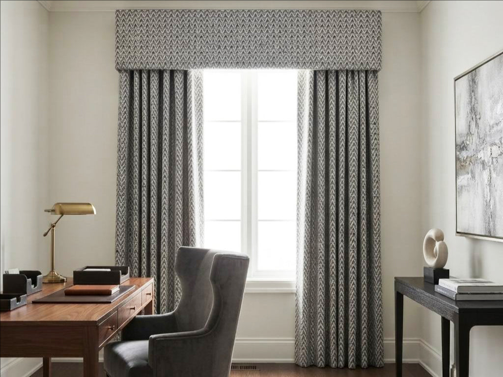 Arrow White Black Valance
