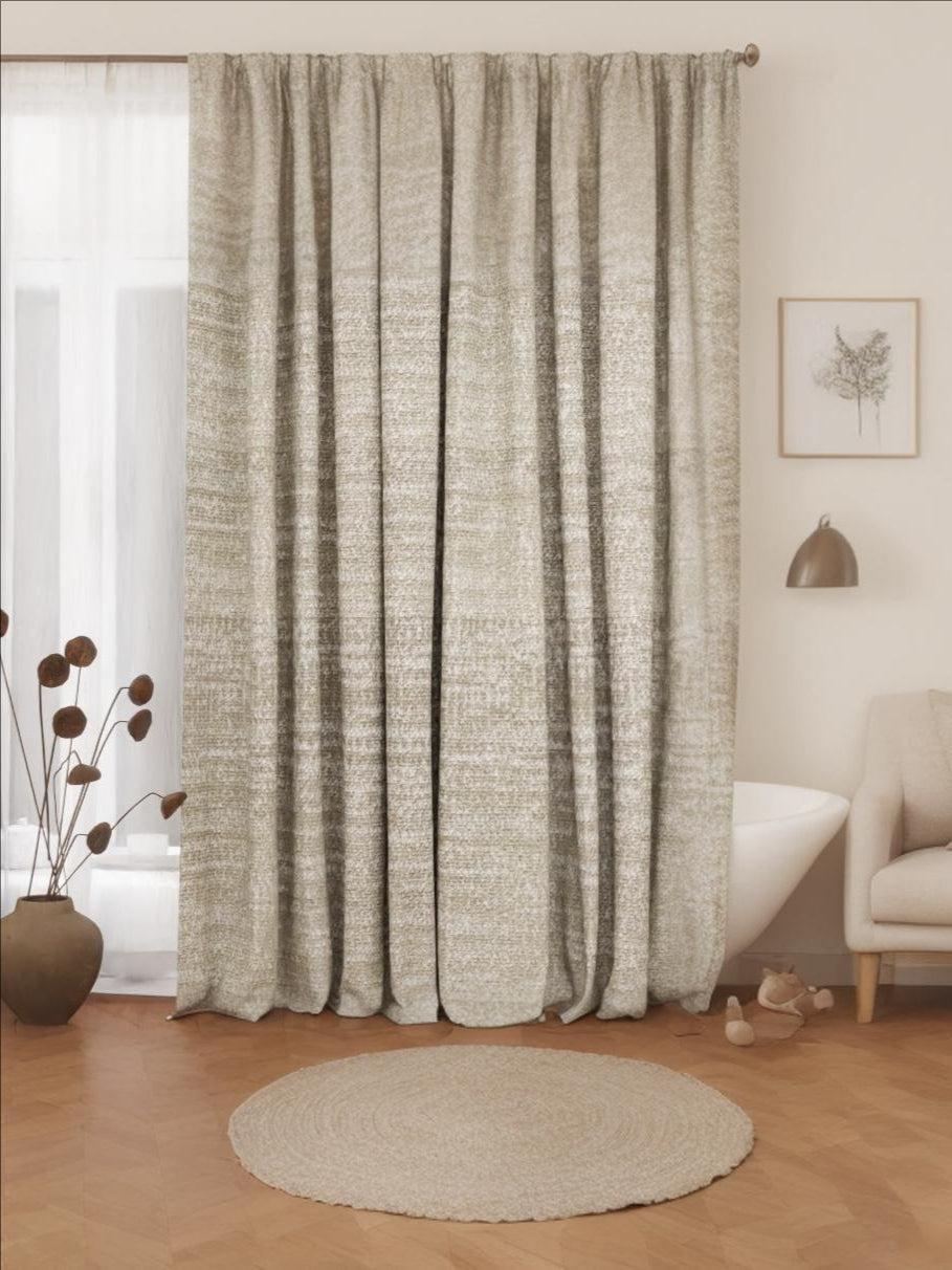 Sliver White Coffee Yarn Drape